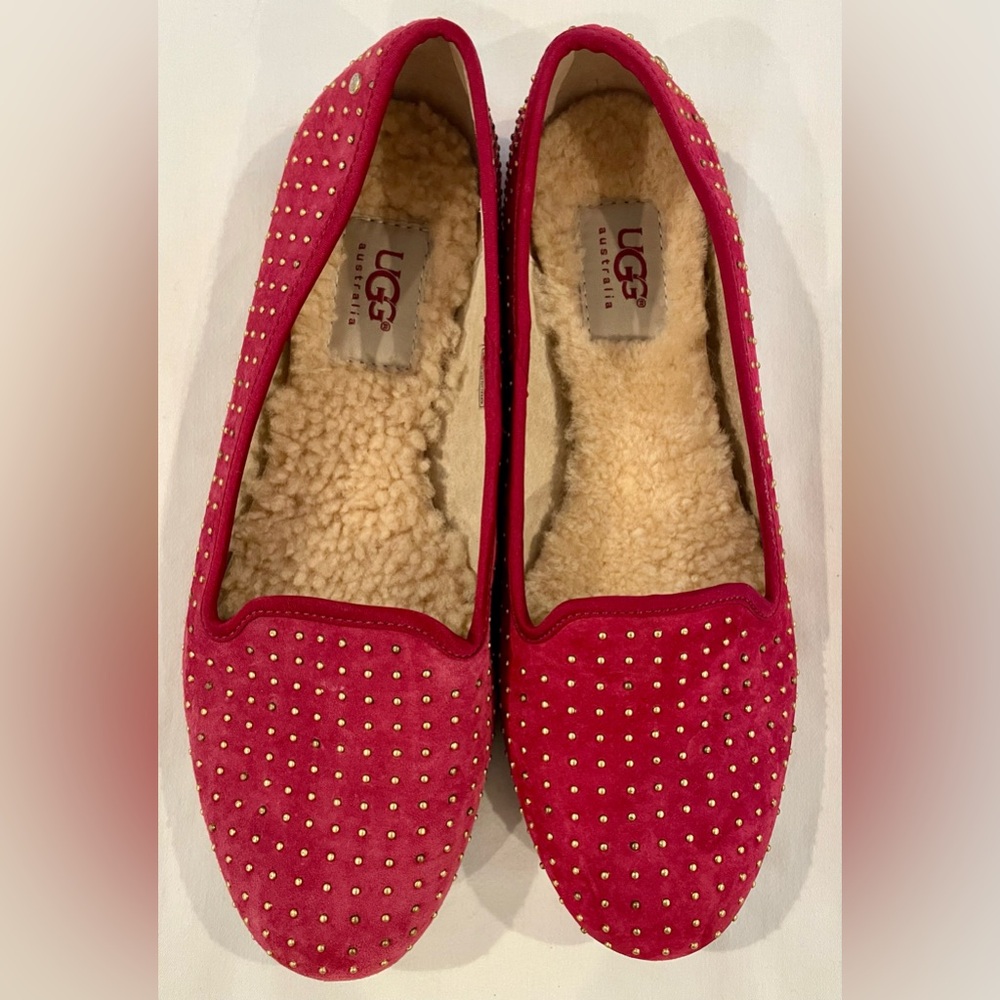 UGG Womens Suede Red Loafers with Fur Inside Size 7